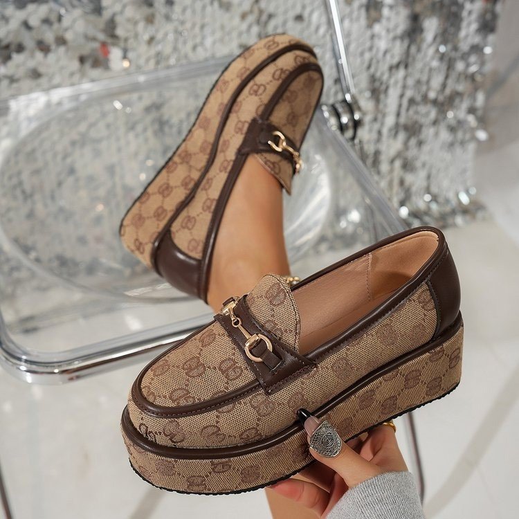 2025 Leather net celebrity shoes mule toe cap women's outdoor flat-bottomed new style horse bit for women to wear outside