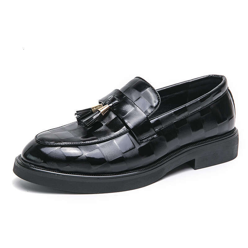 Large size 2024 Spring and Autumn new item for men, patent leather tassel men's shoes, 46 British wedding shoes