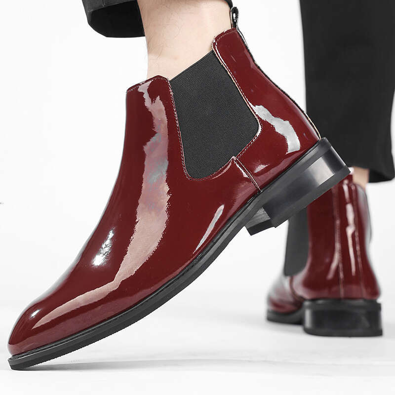 2024 shoes in plus size, new casual boots, fashionable men's foot covers, business leather shoes, shiny and pointed