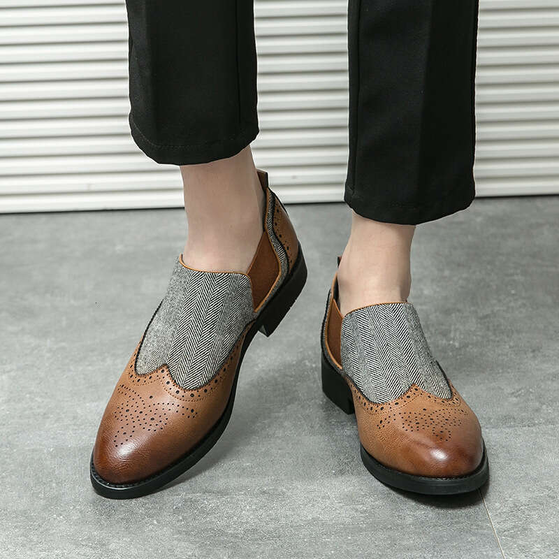 Large size English Block carved leather 2024 Spring and Autumn new fabric splicing trendy men's shoes