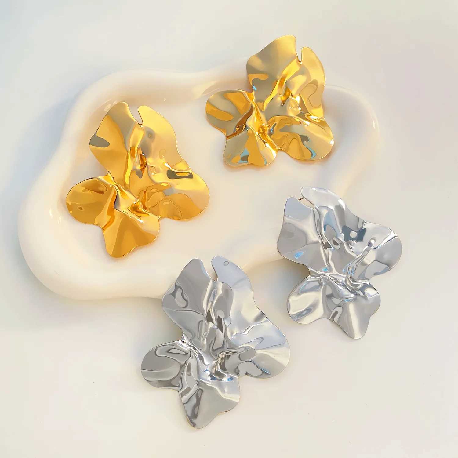 Stainless steel irregular pleated earrings suitable for women metal earrings jewelry 2024 trend retro trimmed gold earrings Y250401