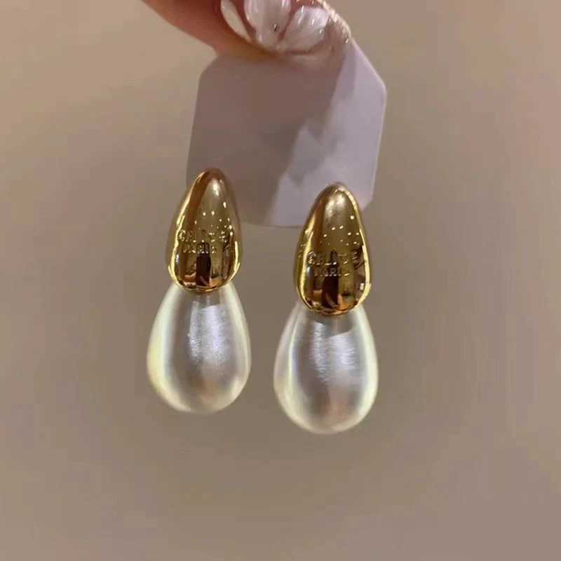 Xiyanike Double Water Drop Earnail Perforated Earnail Womens Retro New Jewelry Valentines Day Gift Party Wedding Y250401