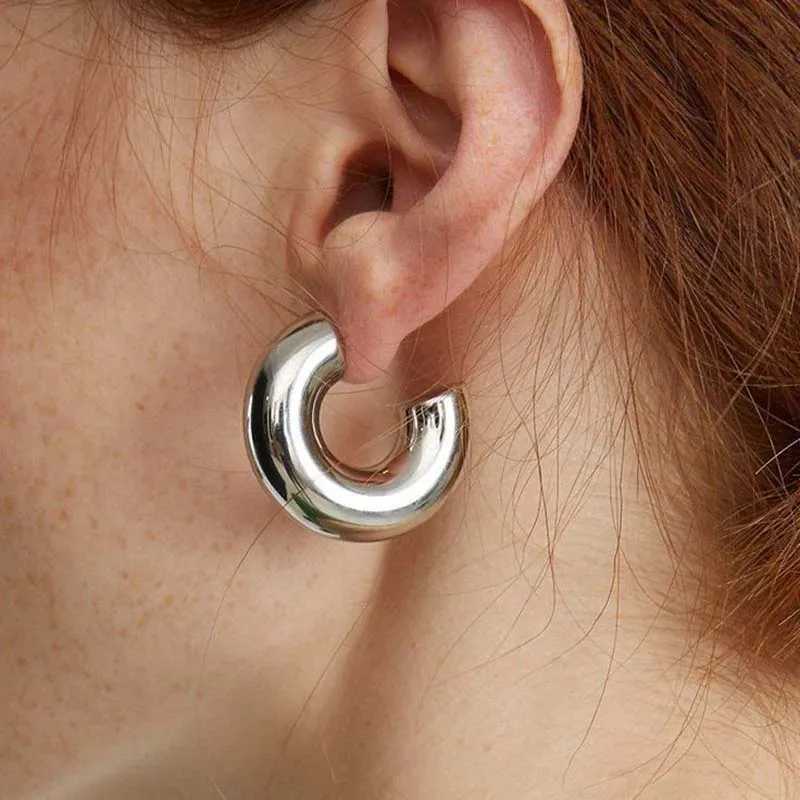 Vintage stainless steel thick C-shaped hoop earrings suitable for womens fashion gold round smooth Hachi earrings jewelry Y250401