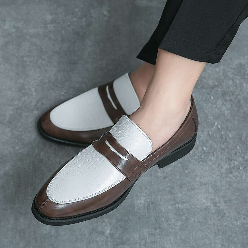 Men's shoes in plus size, new casual leather fashionable business dress shoes, trendy foot covers, and loafers