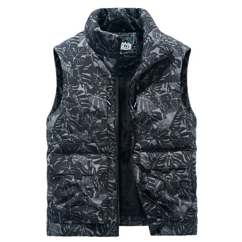 Autumn Winter Mens Fleece Thickened Outdoor Cargo Vest Plus Size Padded Waistcoat Stand Collar Multi Pocket Casual Warm Vest X250403