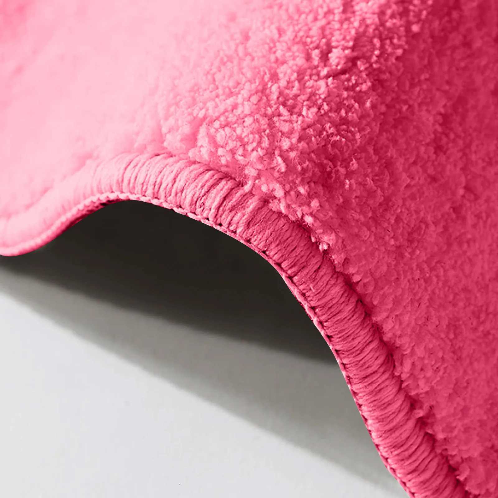 Unique Red Lips Shaped Floor Mat Soft Plush Rug For Bedroom Bathroom Or Living Room Non-Slip Backing C251103