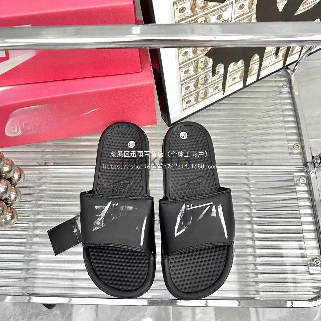 Stusey co branded mens and womens slippers ins American trend couples style wear resistant lightweight beach sandals J250403
