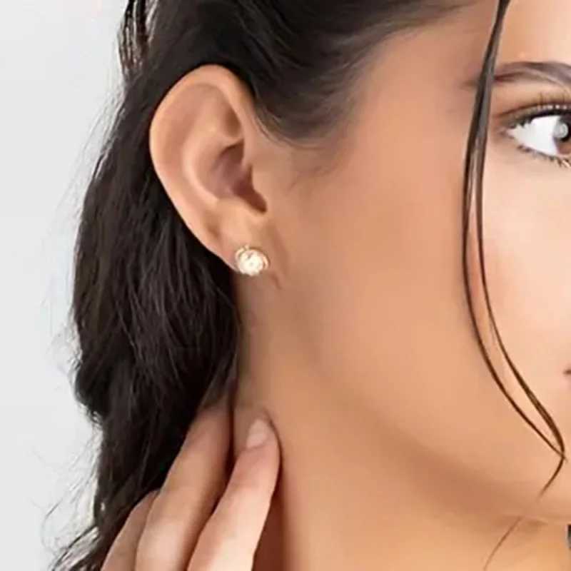 Huitan Luxury Imitation Pearl Stud Earrings for Women 925 Sterling Silver Gold Color Accessories Noble Charms Engagement Jewelry C251103