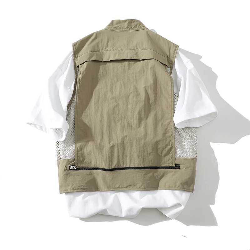 Multiple Pockets Outdoor Vest Men Japanese Korean Streetwear Fashion Loose Causal Cargo Vest Sleeveless Jacket Waistcoat for Men X250403