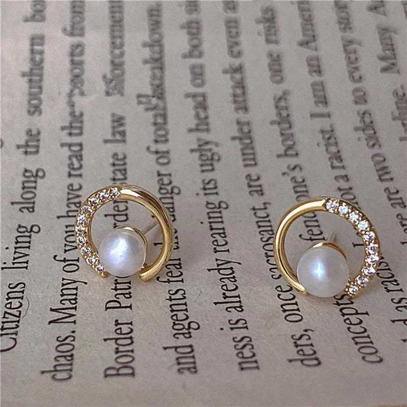 Elegant and Fashionable Geometric round Earrings Personalized Imitation Pearl round Zircon Earrings Hollowed out Finished Earr C251103
