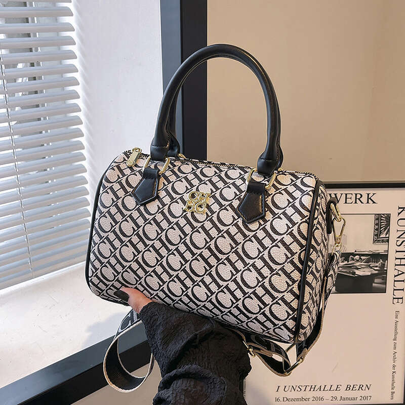 Women's Bags Beiquan CH Women's New Boston Pillow Bag Letter Printed Large Capacity Crossbody Handbag