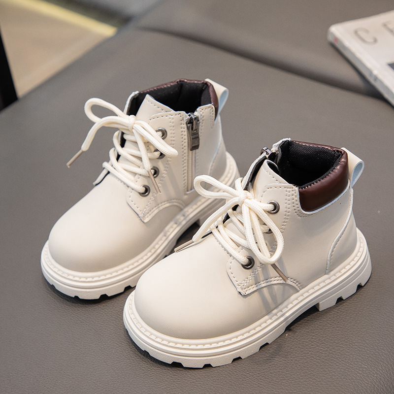 Childrens Short Boots 2024 New Fashionable British Style Girls Yellow Boots Medium and Small Childrens Soft Bottom Anti slip Boys Martin Boots