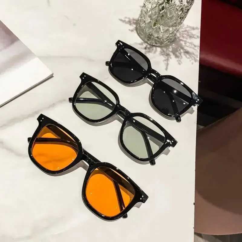 Fashion Square Sunglasses Womens Transparent Ocean Lens Shadow UV400 Mens Retro Rivet Decoration Orange Pink Sunglasses Gafas De SolXJ250402