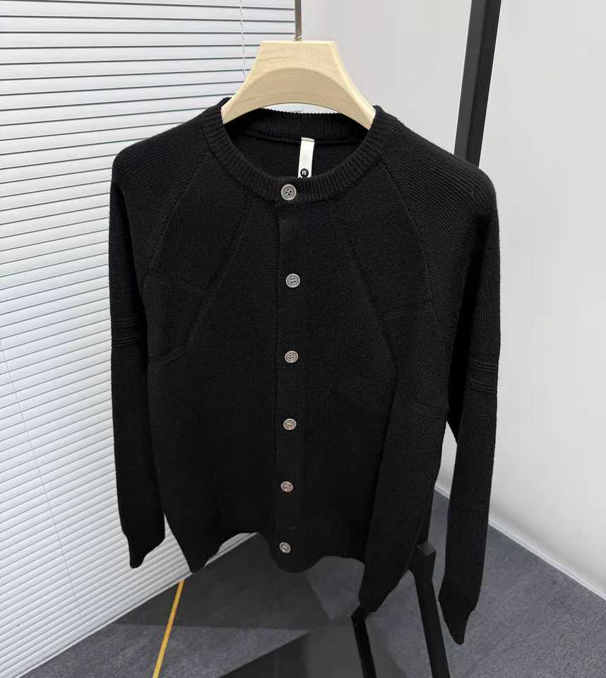 Luxury trend mens knitted coat premium autumn new style fashion solid color printing simple round neck button sweater cardiganT251103