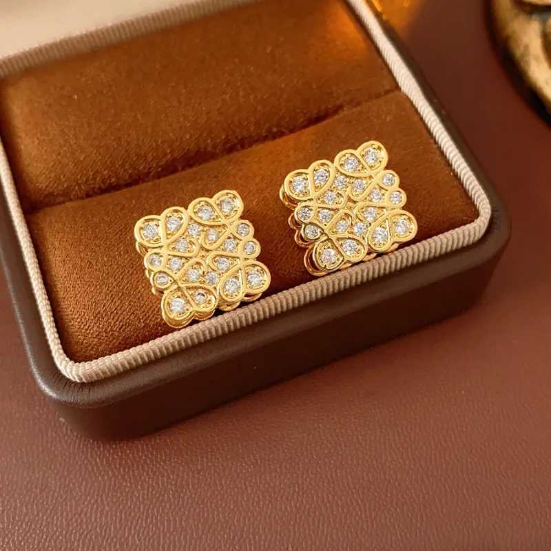 Luxurious FrenchStyle Diamond Earrings Geometric Hollow Design HighEnd Texture Vintage Womens Jewelry 2025 C251103