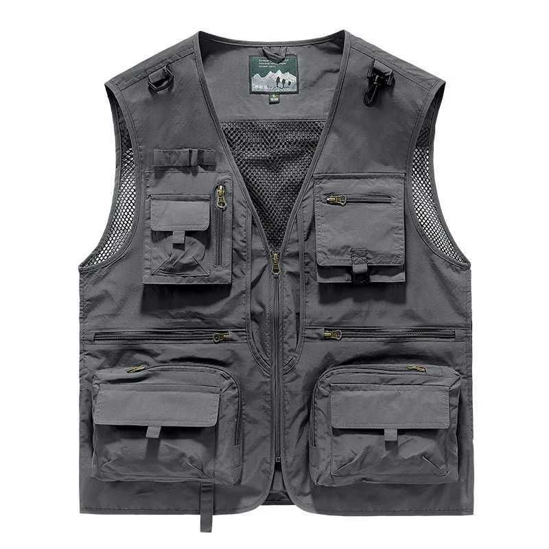 Mens Outdoor Functional Multi-pockets Cargo Vest Hunting Fishing Mesh Quick-dry Breathable Waistcoats Vest Casual Tops Jackets X250403