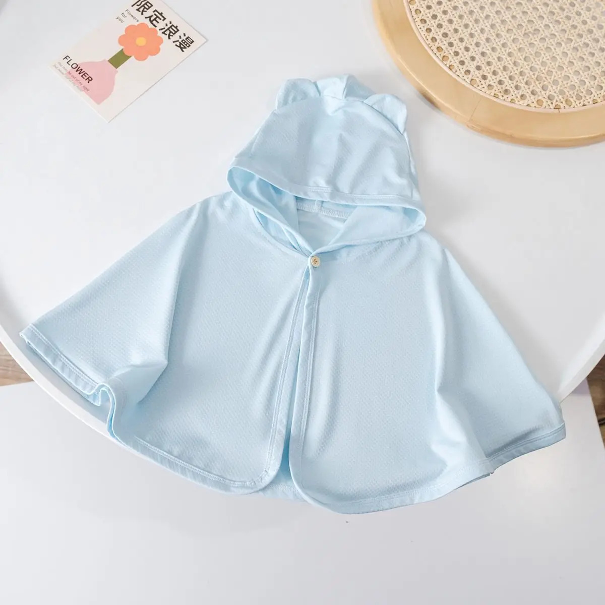 Ultra thin long sleeved jacket with hood suitable for air conditioning baby solid 250325z