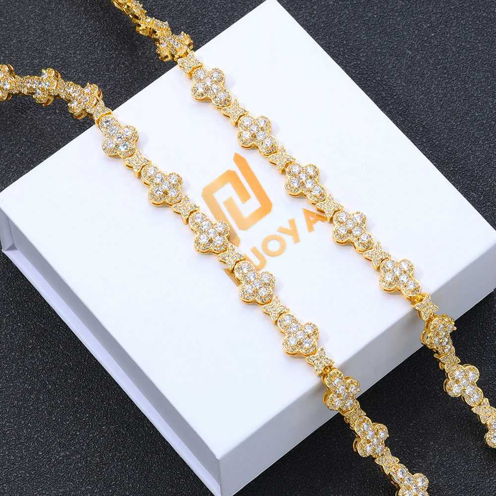 HipHop Iced Out Jewelry New Sparkling Diamond Cross Chain Womens Fully Covered Zircon Gold Plated Necklace Y250329
