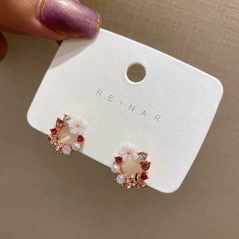 Fashion White Small Flower Stud Earrings for Women Pink Rhinestones Round Circle Earrings Hollow Geometry Cute Jewelry C251103