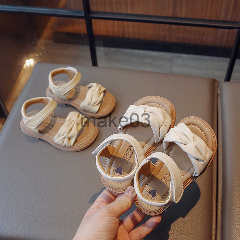 2025 New Summer Girls Korean Edition Casual Versatile Fashion Sandals for Small and Medium sized Soft soled Comfortable Anti slip Beach Shoes J250403
