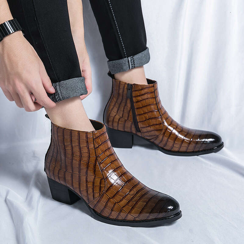 Large size high-heeled Martin boots for men, 2024 autumn winter collection, fashionable and personalized men's pointed Chelsea boots, leather sho