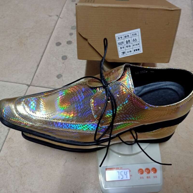 2024 New Men's Large Four Seasons Casual Fashion Chelsea Pointed Leather Shoes British Style