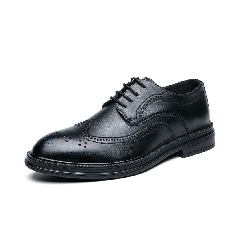 Men's oversized solid color pointed British style youth low top small black shoes, leather surface casual business shoes