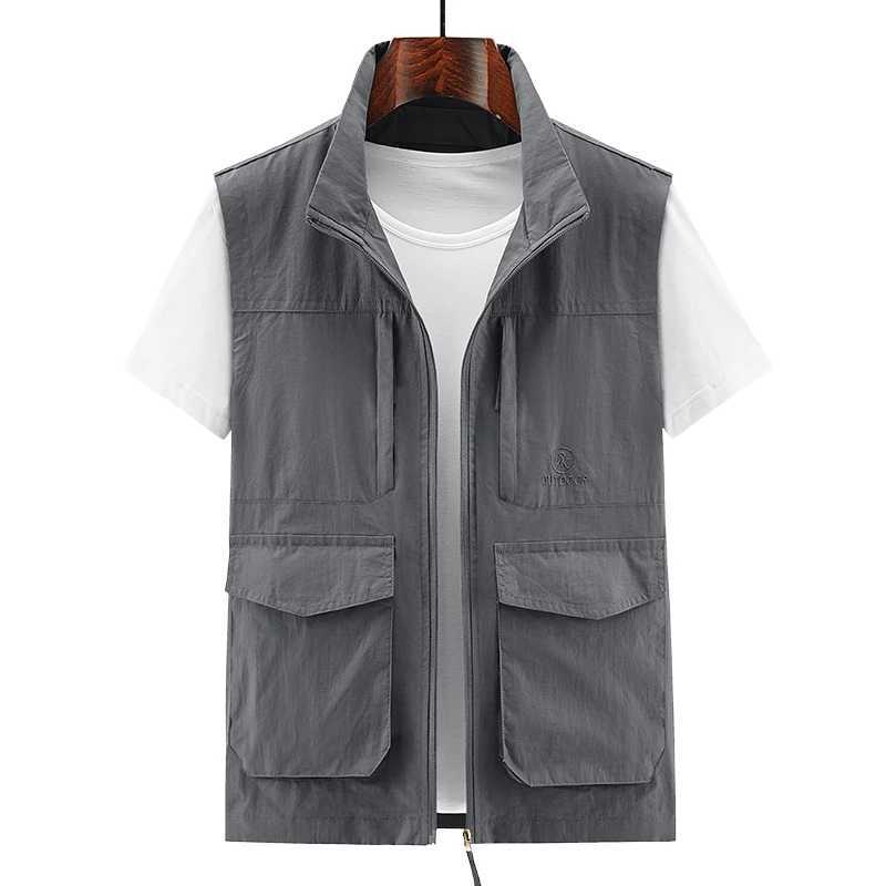 Men New Vest Solid Color Casual Outdoor Cargo Vest Loose Thin Multi-Pocket Vest Male Utility Vest Sleeveless Jacket Waistcoat X250403
