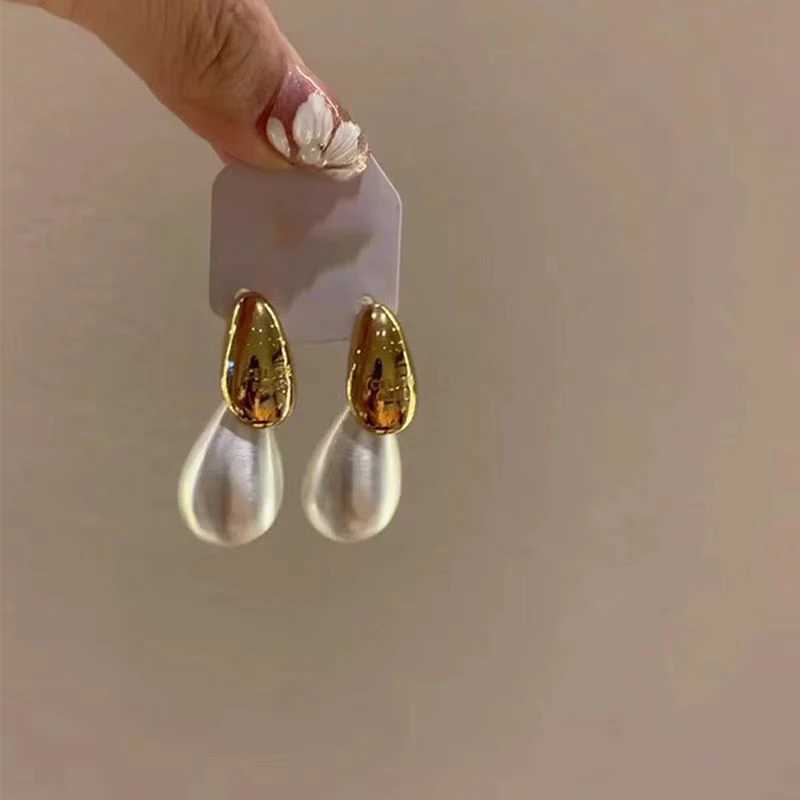 Xiyanike Double Water Drop Earnail Perforated Earnail Womens Retro New Jewelry Valentines Day Gift Party Wedding Y250401