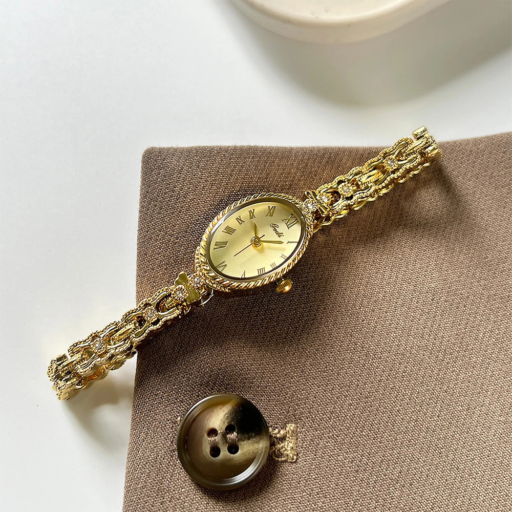 GEDI Watches for Woman Vintage Light Oval Dial Quartz Bracelet Watch Niche Elegant Temperament Gold Ladies Watches Gifts 251031