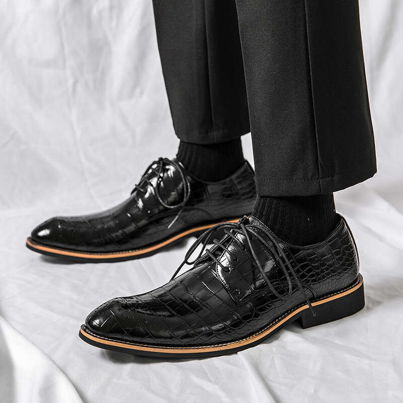2024 Men's Large Size New Casual Fashion British Style Leather Shoes Korean Edition Trend