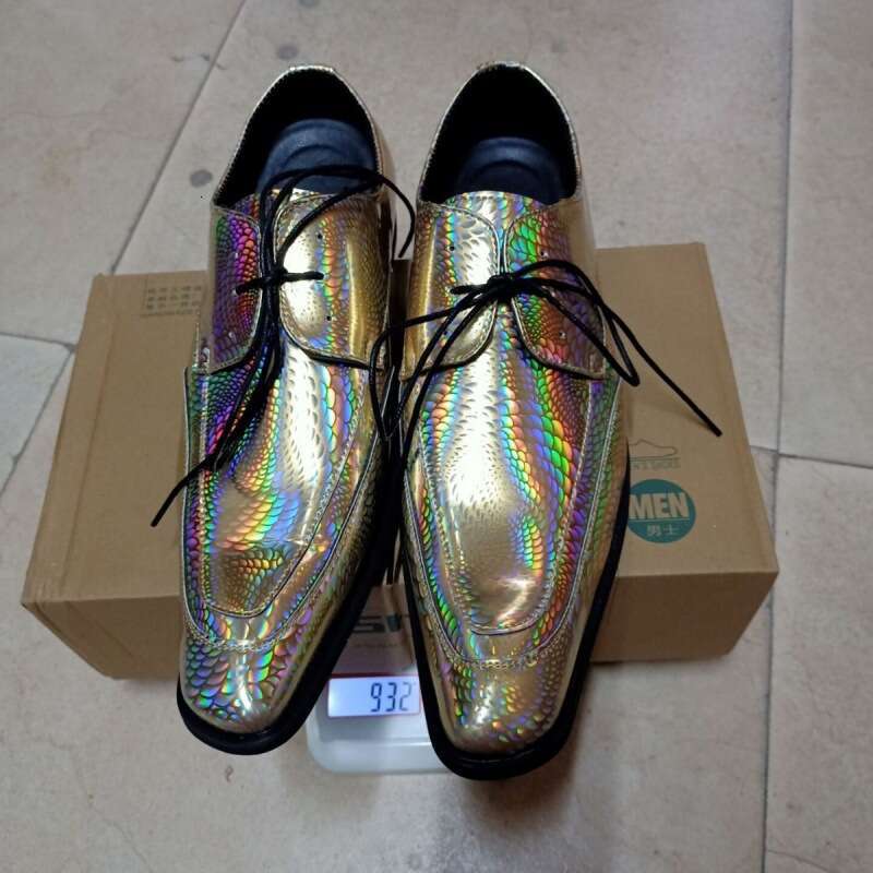 2024 New Men's Large Four Seasons Casual Fashion Chelsea Pointed Leather Shoes British Style