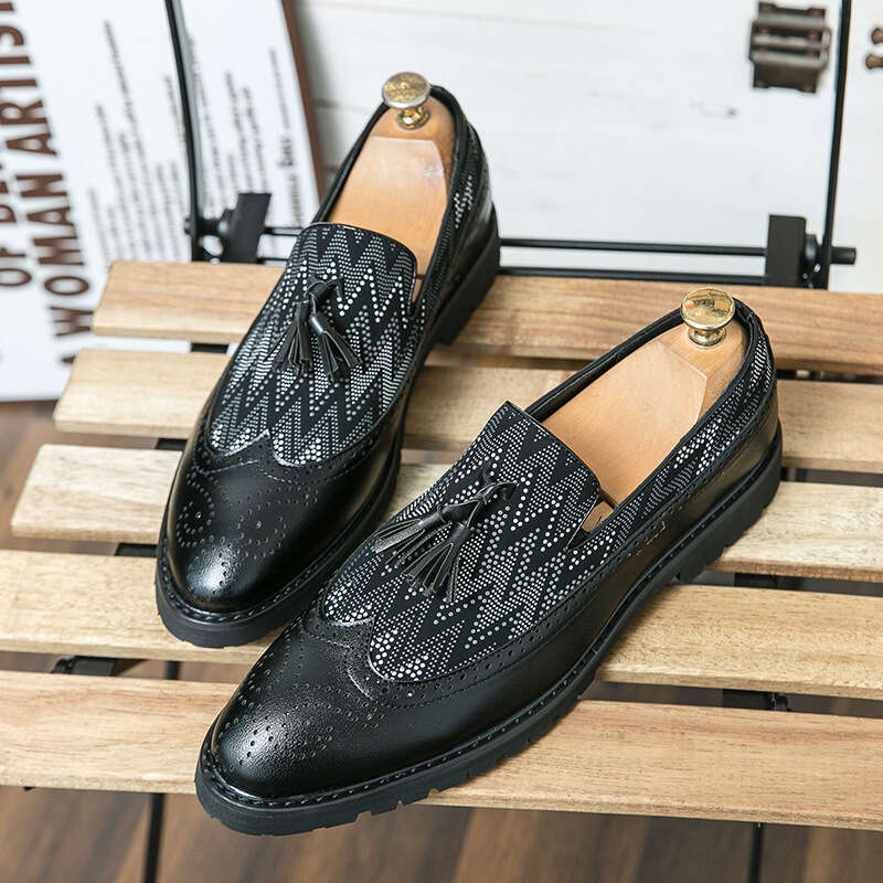 Men's in plus size, new casual fashionable Bloch carved fabric surface splicing leather shoes, shoe covers, tassel shoes