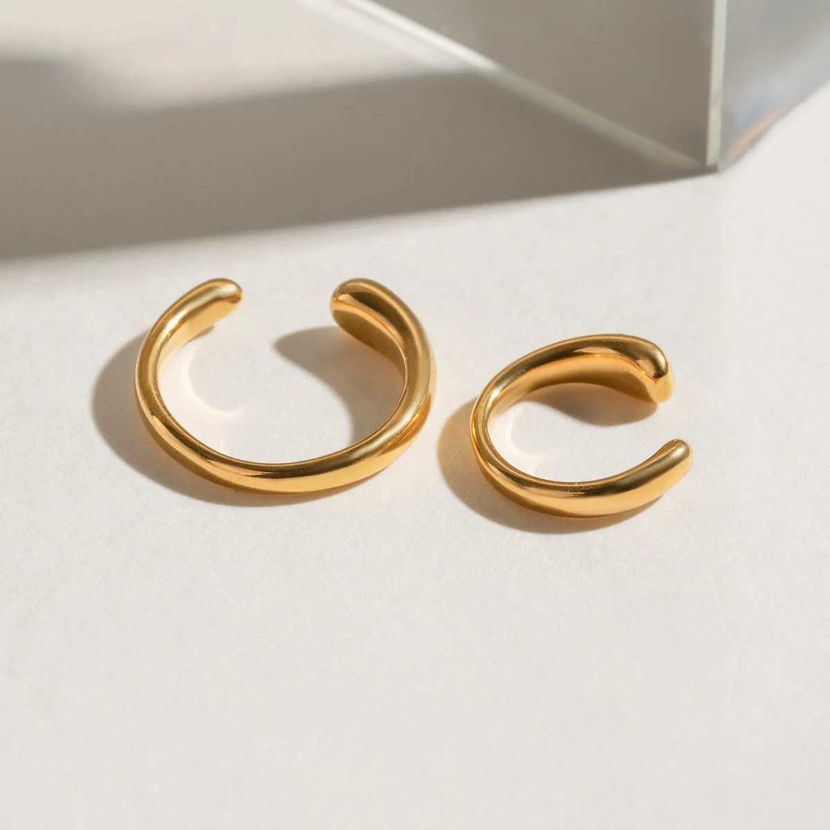 18k gold-plated stainless steel a pair of minimalist smooth ear clips to prevent allergies temperature fashion and charming jewelry Y250401
