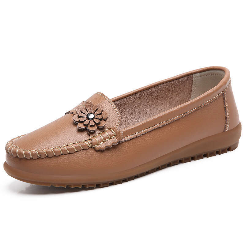 Large size shoe covers, women's singles top, soft sole, mom shoes, fashionable and comfortable bean shoes