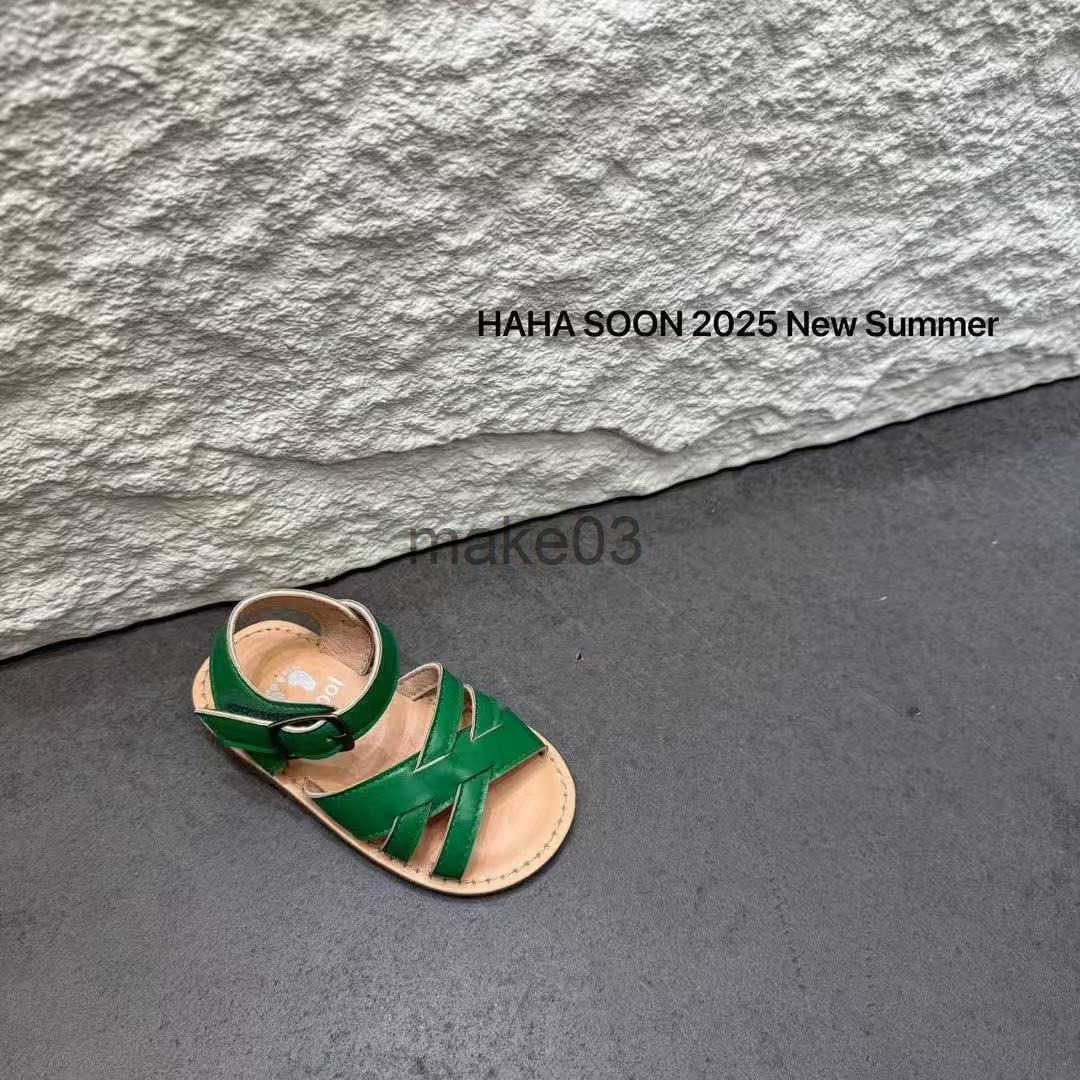 Girls Sandals Summer Childrens 2025 New Flat Shoes Childrens Casual Roman Shoes Baby Princess J250403