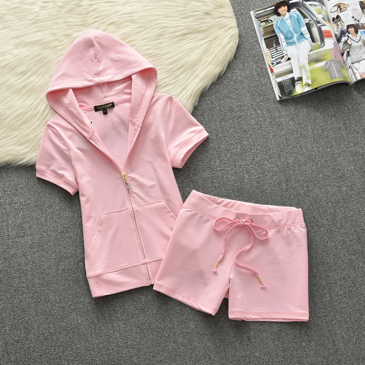 Velour Tracksuit Women Velvet Womens Short Set Sewing Suit Women Tracksuits Hoodies and Shorts Sets Met 2 Piece Set 250403