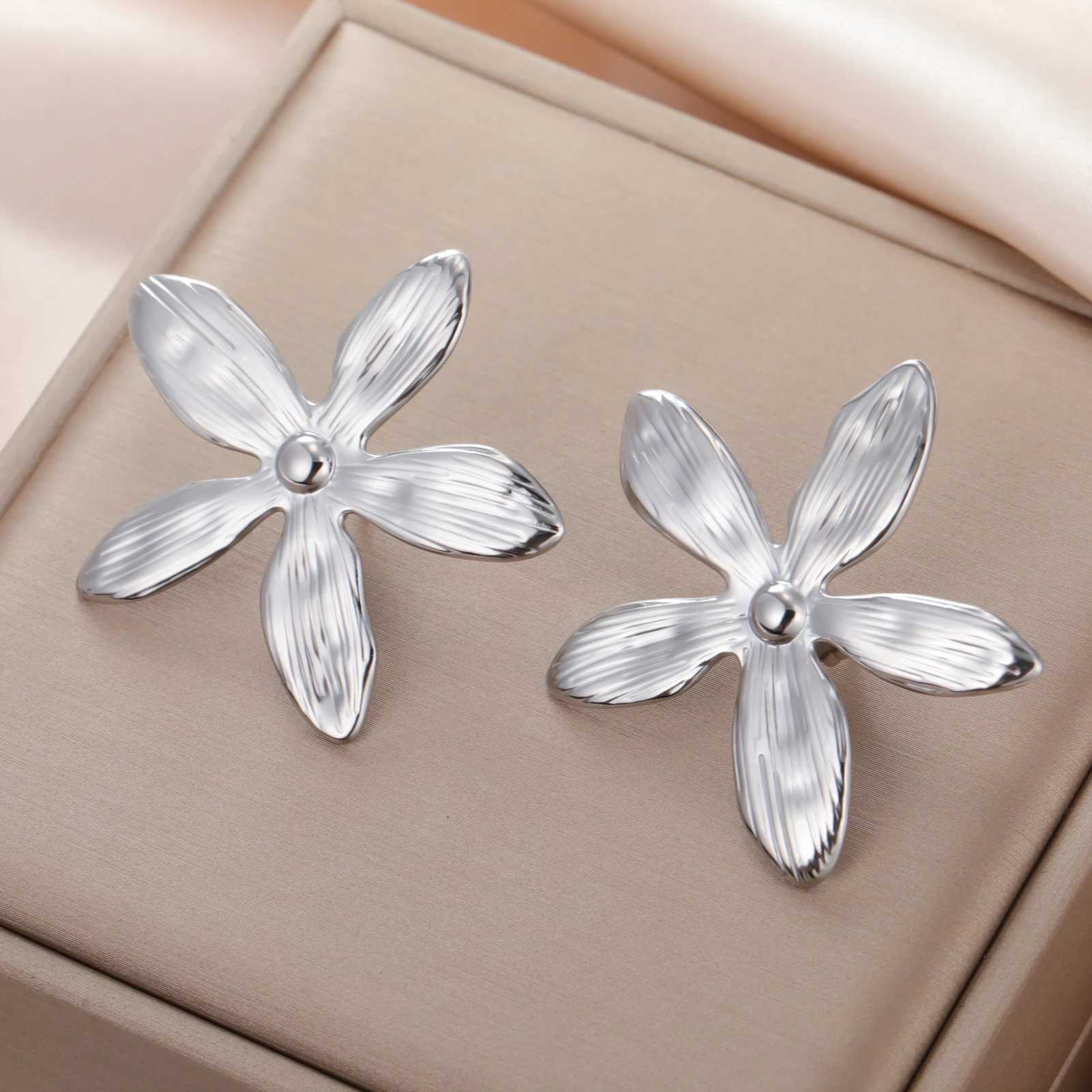 Cazador Jasmine Flower Earrings for Women Gold Color Waterproof Jewelry Stainless Steel Stud Piercing Earrings Gifts 2025 Trend C251103