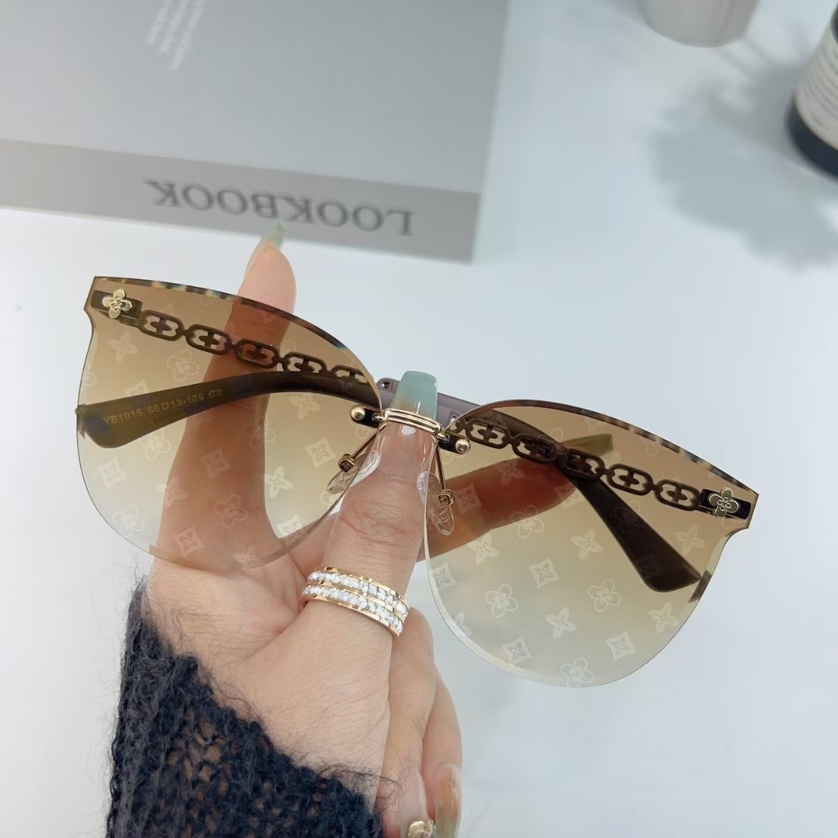 free shipping Sunglasses Frames designers for womens mens 2025 Summer New Fashionable Frameless Cutting Edge Luxury Beach Tourism Leisure Versatile