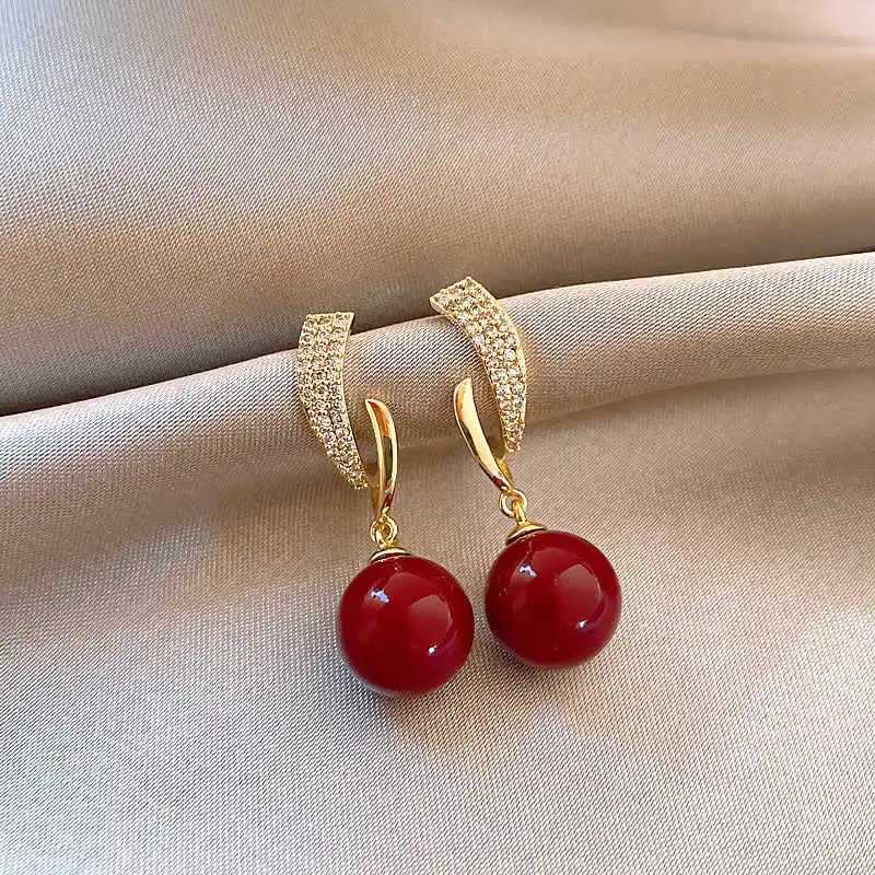 New Arrival Light Luxury Elegant Red Bead Zircon Irregular Geometric Dangle Earrings For Women Fashion Sweet Crystal Jewelry Y250401