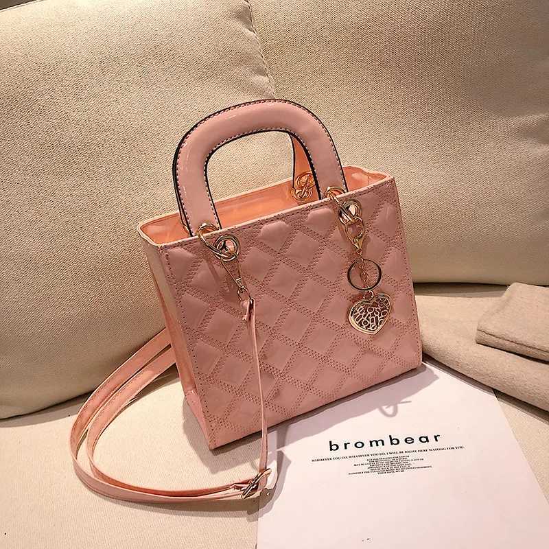 New Ladies Shiny Leather Crossbody Bag Girls Fashion Hundred Shoulder Bag Lattice Ladies Handbag Metal Heart Decoration PU MateC250403