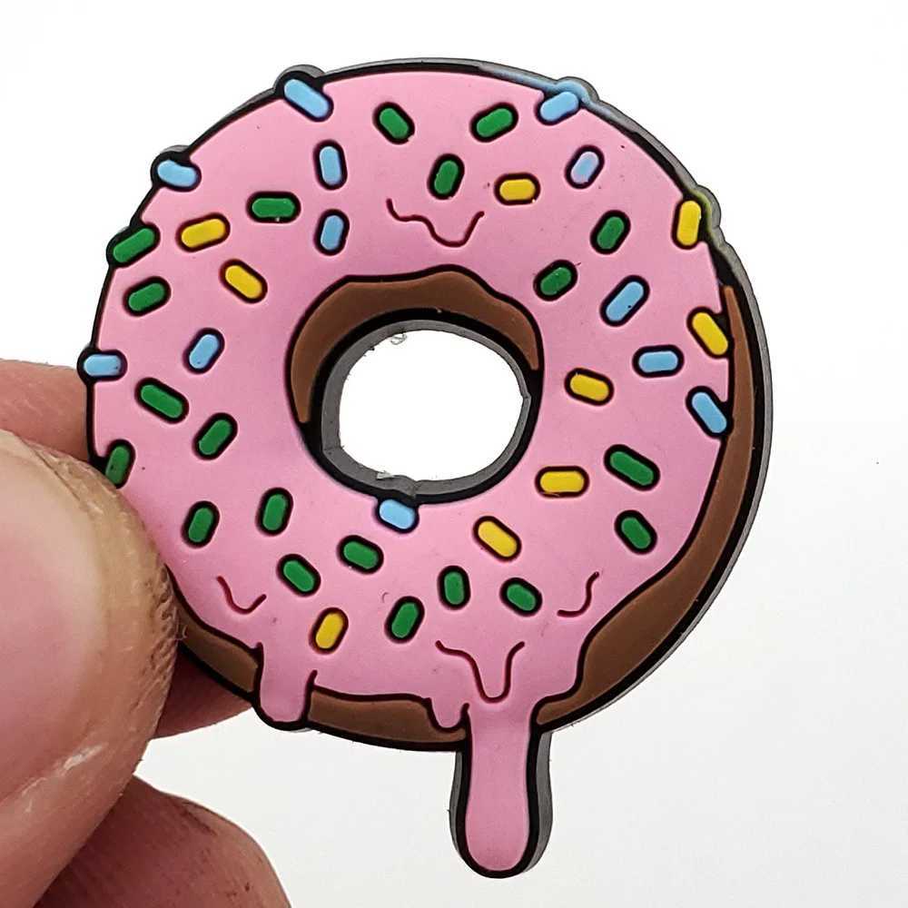 1 piece PVC food pizza cake shoe charm crocodile DIY badge unisex sandals s pin decoration jeans shoe accessories Z250402