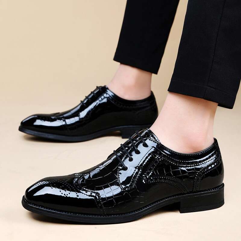 2024 Spring Large Pointed Wedding Men's Block Suit Leather Carved Business Dress Casual Shoes