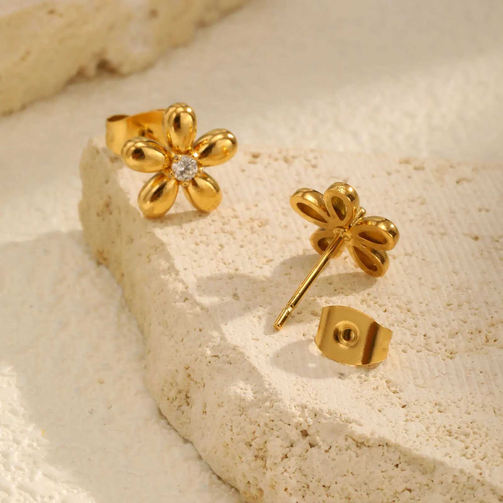 Stainless Steel Zircon Flower Stud Earrings for Women18K Gold Plated Daily EarringsFashion Jewelry Mothers Day Gift C251103