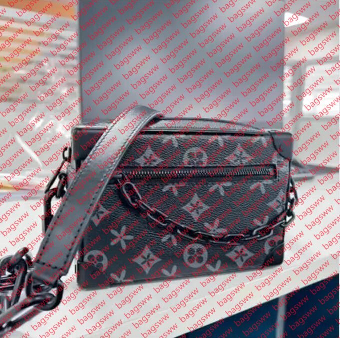 Luxury Man Shoulder Bags Messenger Packet SOFT TRUNK Designer Chain Smooth Leather Small Square Bag Fashion Woman Shopping Package Handbag
