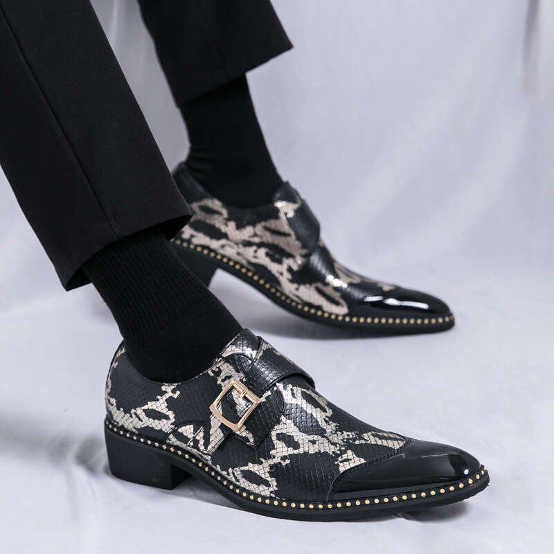 Large high-heeled shoes, 2024 Spring and Autumn new items, men's height increasing nightclub trend snake skin pattern leather shoes