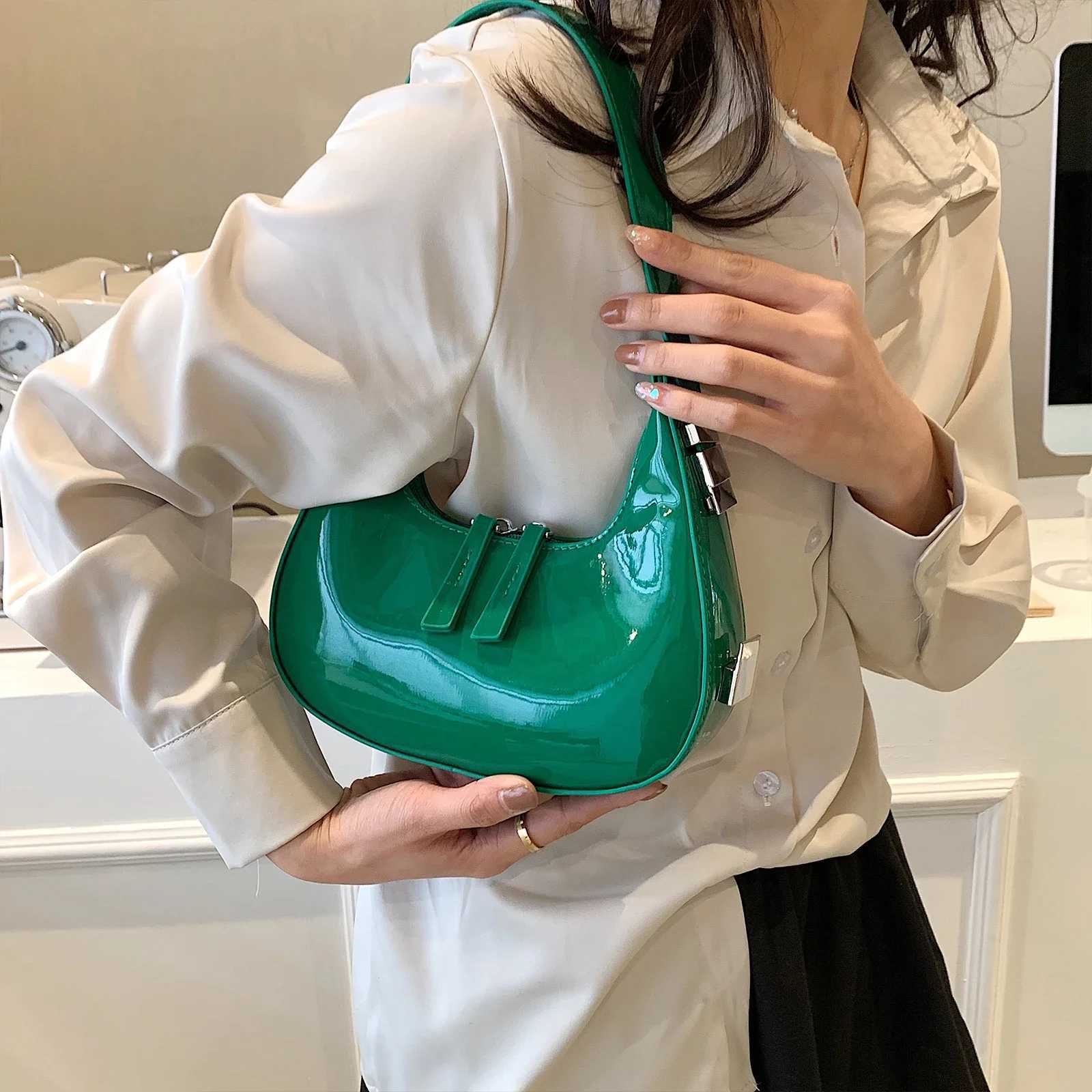 Half Moon Bag Vintage PU Leather Small Shoulder Bag for Women Girls Hobo Handbag Luxury Retro Red Ladies Armpit Purses TotesC250401