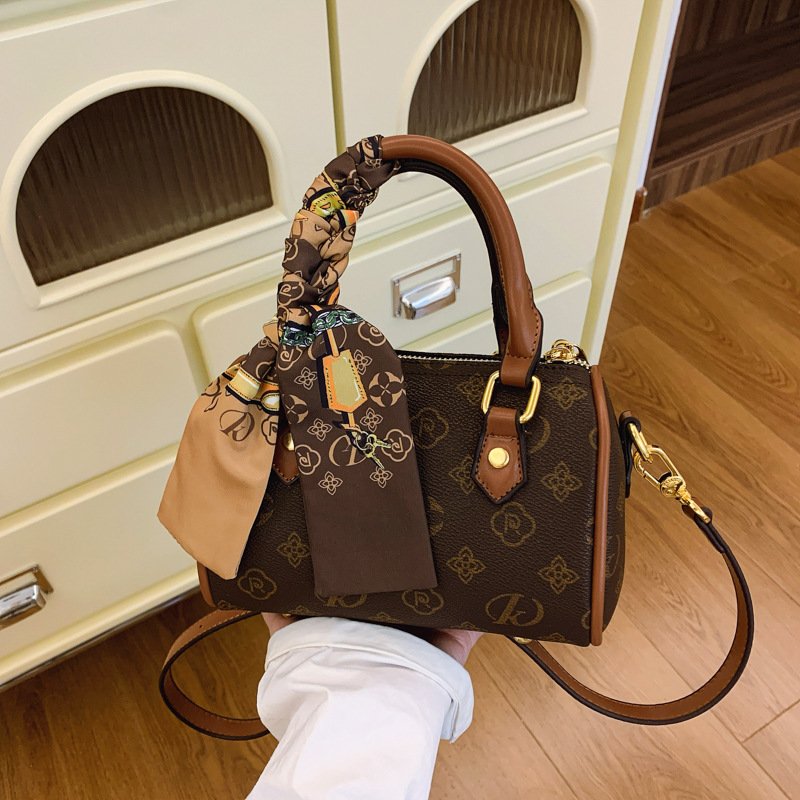 Senior sense Boston bag woman new pillow bag retro fashion handbag with one-shoulder cross-body bag