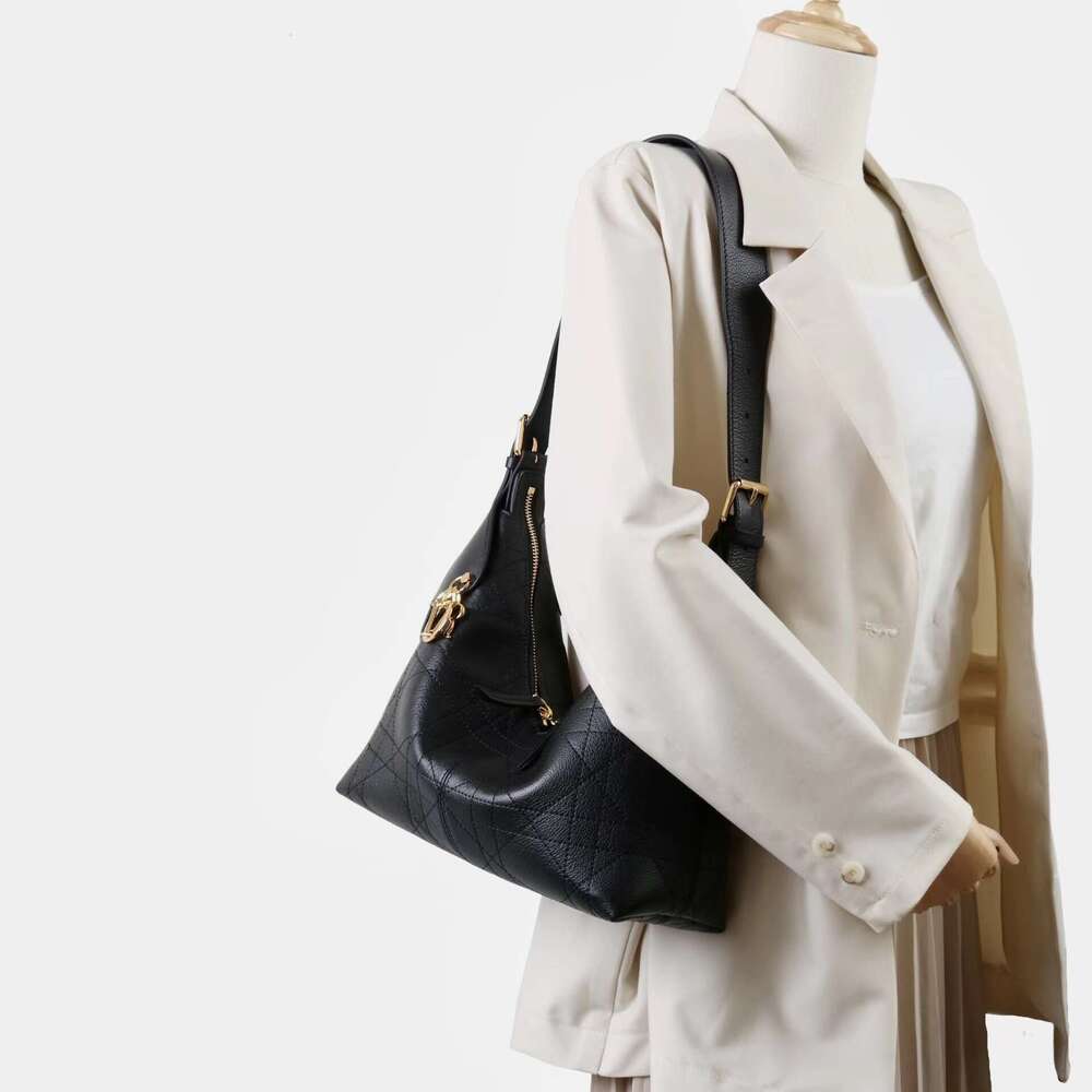 Luxury Bags Designer Ruffled Top Cowhide Rattan Tote Stylish Casual Elegant Underarm One Shoulder Commuter Premium Bags