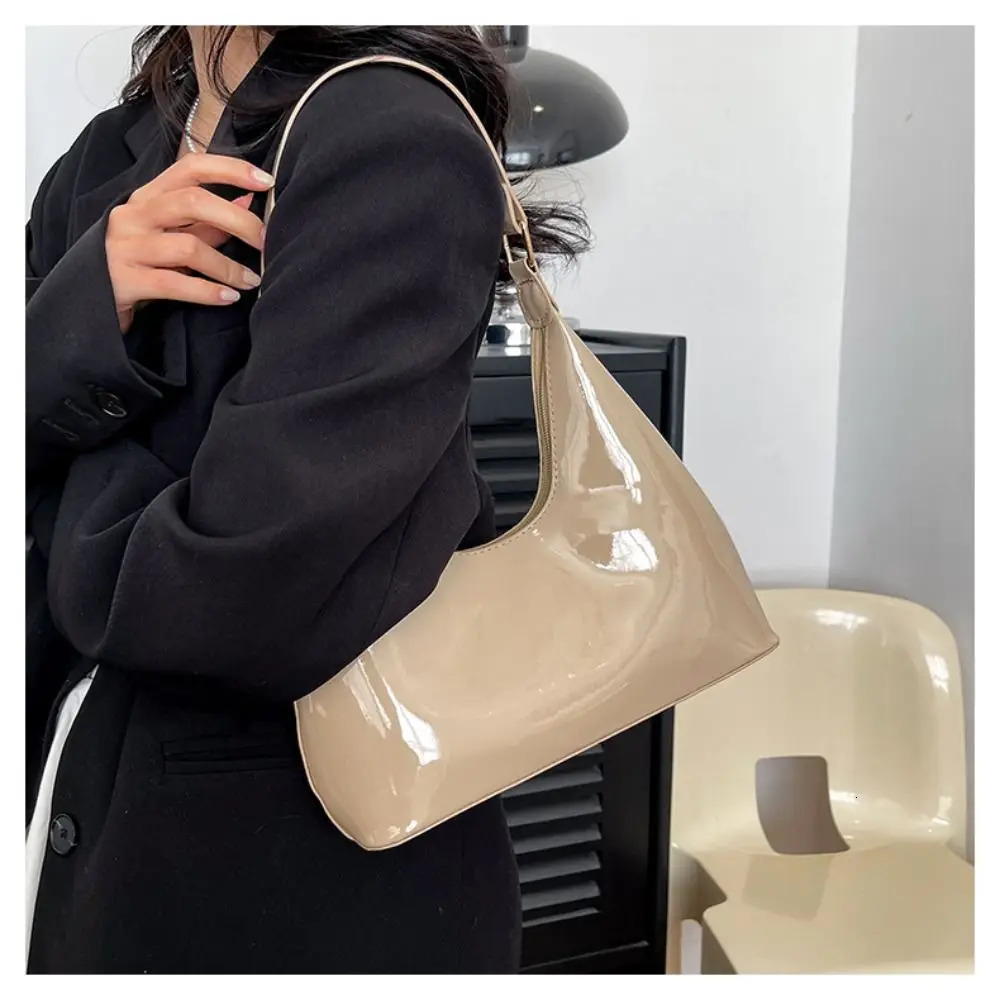 Smooth solid PU leather shopping bag retro womens casual shoulder bag fashionable womens handbag 250402